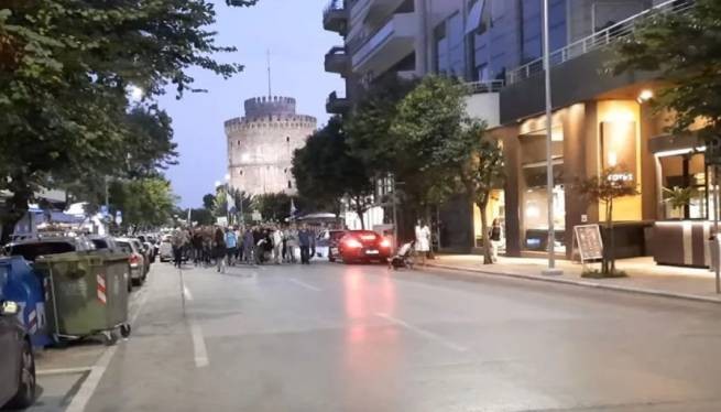 Митинги антивакцеров в Афинах и Салониках