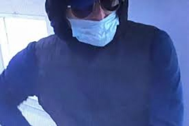 Салоники: грабитель в хирургической маске совершил налет на мини-маркет