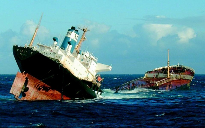 Испанский суд приговорил греческого капитана затонувшего танкера к двум годам тюрьмы