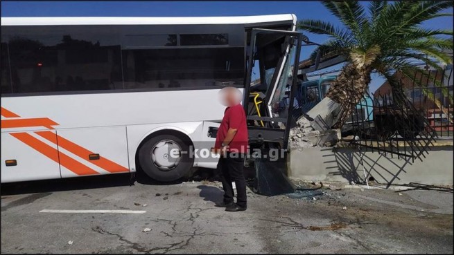 Авария междугороднего автобуса:12 человек получили ранения