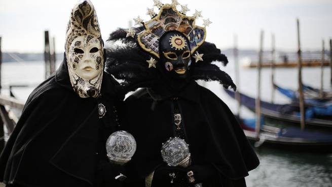 Италия: венецианский карнавал впервые в истории пройдет онлайн