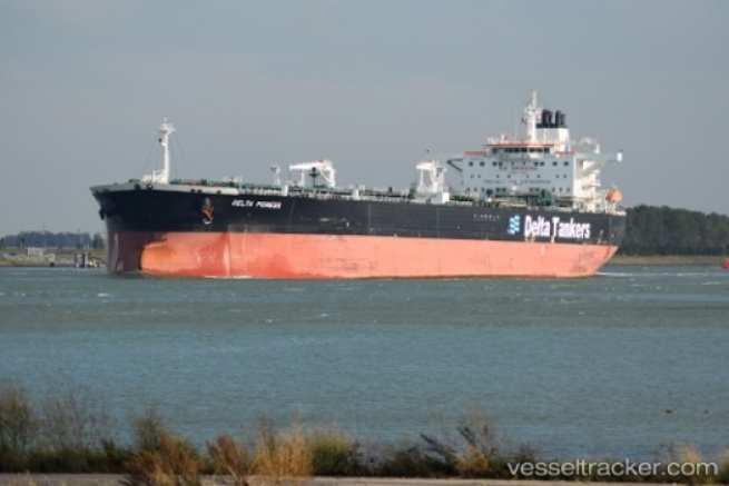 Греческий танкер врезался в причал в порту Приморск в Ленобласти