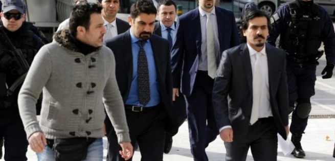 Турция выдала международный ордер на арест восьми офицеров в Греции