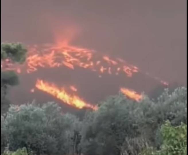 Огненное торнадо на Родосе (видео)