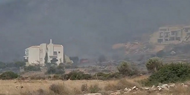 Пожар в Элафонисос: Эвакуация жителей поселка и отдыхающих кемпинга