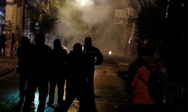 Задержанным в Афинах анархистам представлены обвинения