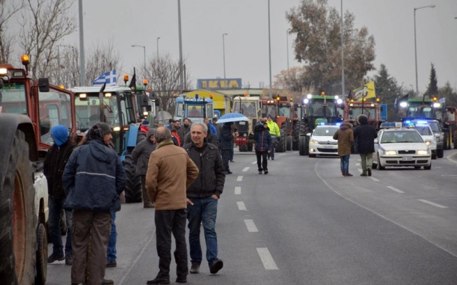 Спецназ греческой полиции пресек очередную попытку фермеров блокировать болгаро-греческую границу