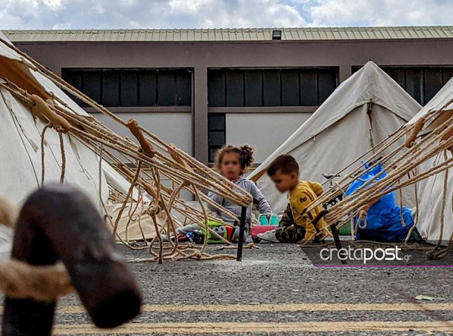 Крит: кровати в крытом спорткомплексе только для привитых жертв землетрясения!