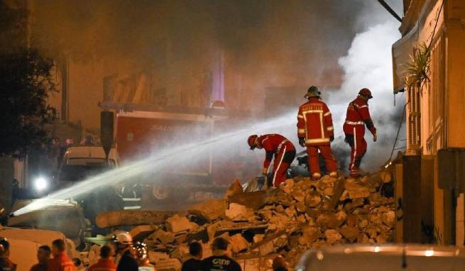 Франция: в Марселе обрушился жилой дом (видео)