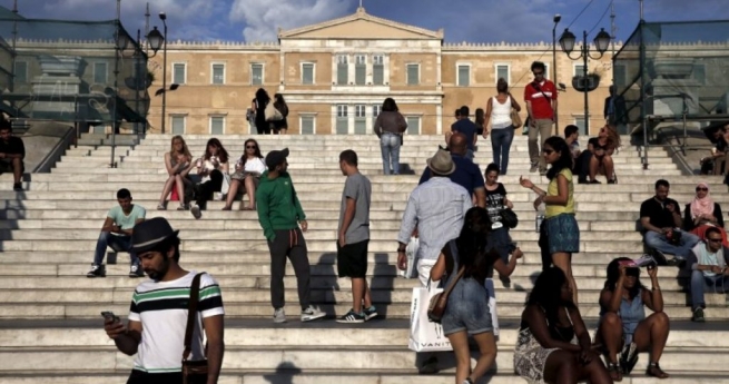 Потерянное поколение: 1 из 2х греков в возрасте 18-35 лет живут у родителей!