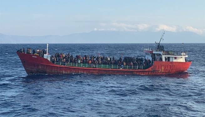 Четыре сотни спасенных мигрантов доставлены сегодня на Кос