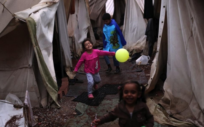 Греция одобрила ходатайства для 10000 беженцев