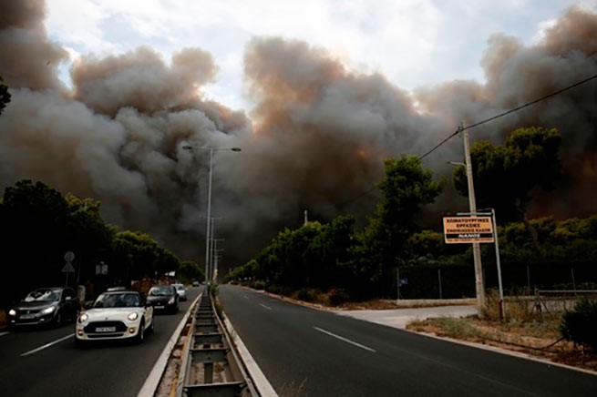 Лесные пожары в Греции выбросили в атмосферу 1 мегатонну углекислого газа