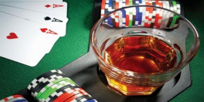 Греки ищут «забвения» в алкоголе и азартных играх