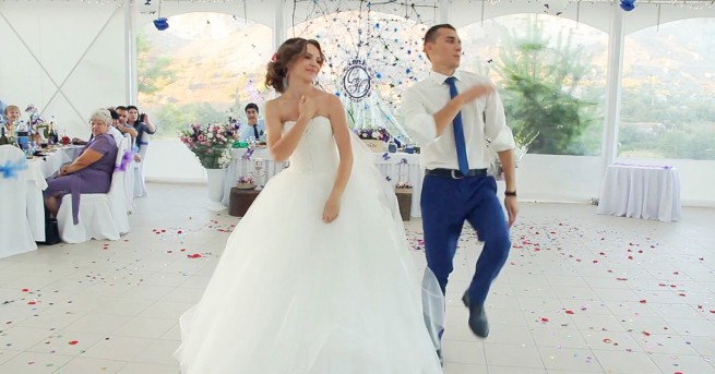 "Сидячие" свадьбы: танцевать разрешено только жениху и невесте