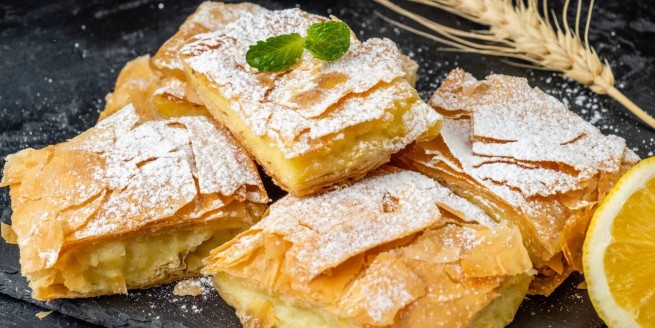 Taste Atlas: греческая "бугаца" заняла 4 место среди «лучших завтраков мира»