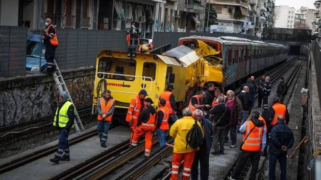 Трагический несчастный случай на 1-ой линии афинского метро (добавлено видео)