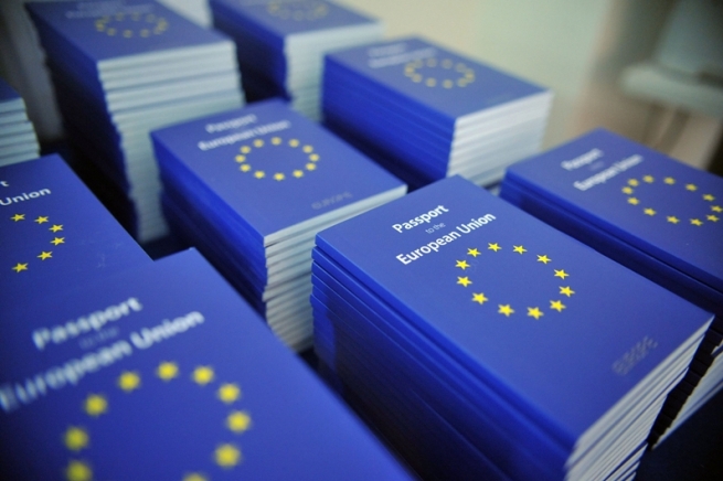Guardian: Кипр распродает гражданство ЕС &quot;направо и налево&quot;