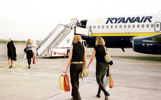 Ryanair переходит с Грецией на наличный расчет