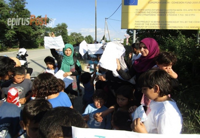 Янина: Беженцы провели акцию протеста на национальном шоссе