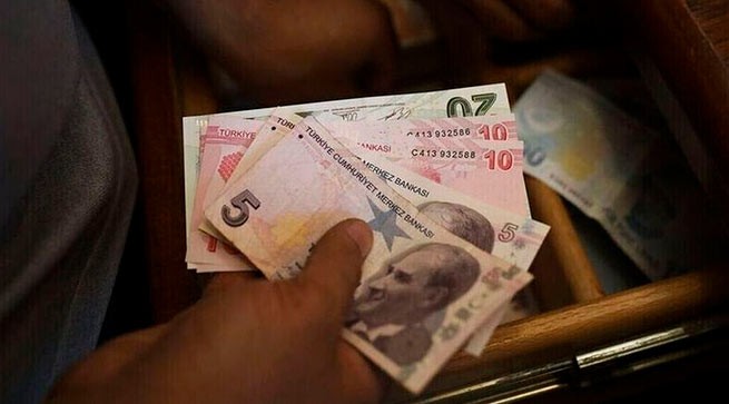 Турция: лира упала до исторического минимума по отношению к доллару