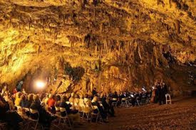 Концерт... в пещере