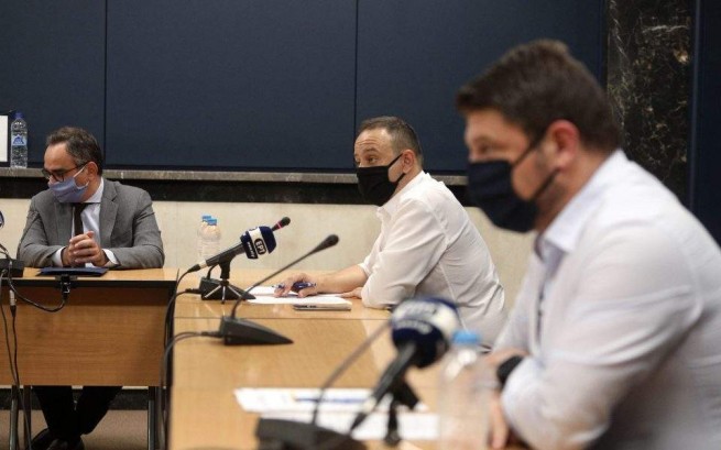 Греческие эксперты: вторая волна пандемии началась в августе