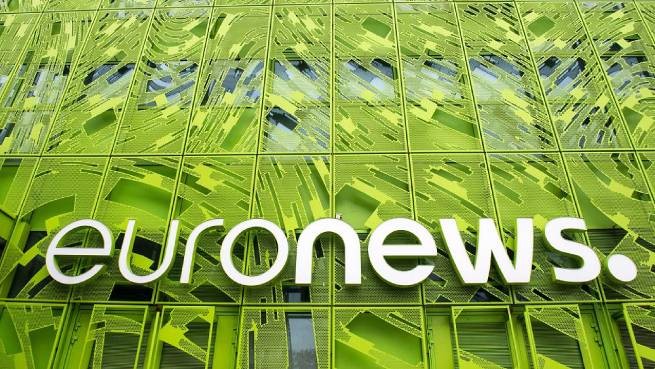 Euronews решительно отвергает обвинения в фейковой информации