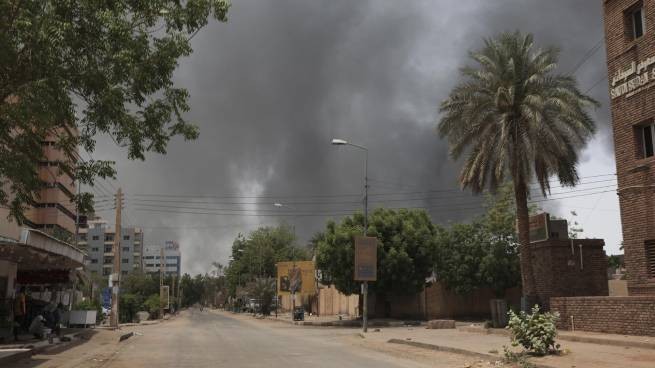 Судан: под обстрел попал дипломатический конвой США, совершено нападение на посла Европейского союза