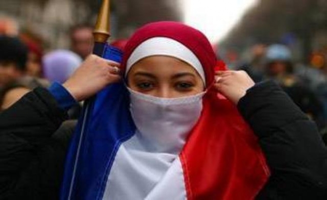 Франция должна ввести закон шариата и создать мусульманское государство