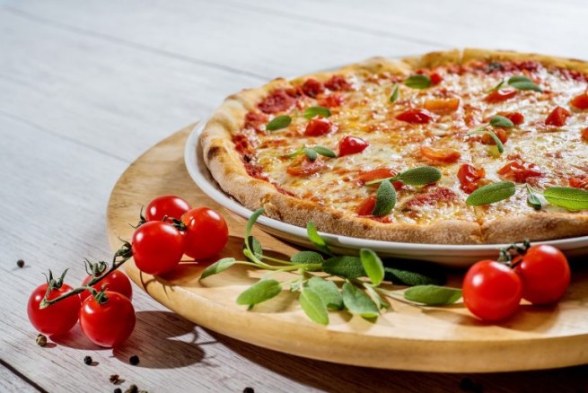 Сколько стоит пицца в Греции и Европе
