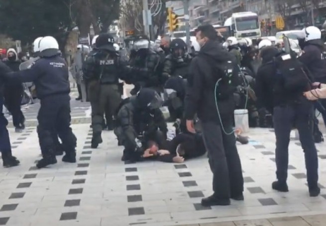 Салоники: противостояние полиции и студентов на митинге