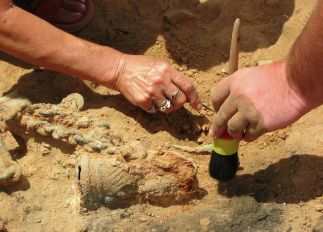 Неразграбленную гробницу времен Александра Македонского нашли в Греции