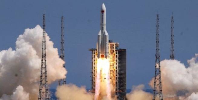 На Землю летят обломки китайской ракеты