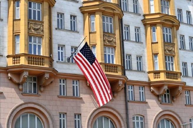 Посольство США прекращает выдачу виз россиянам с 12 мая