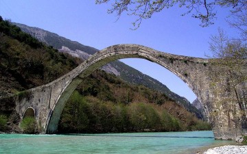Исторический мост Плака восстановлен