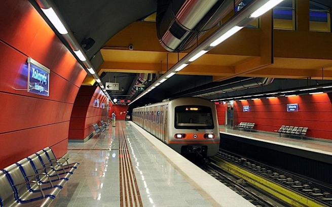 Власти Афин одобрили установку камер видеонаблюдения в вагонах метро