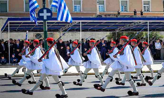 Ограничение движения в центре Афин из-за парадов