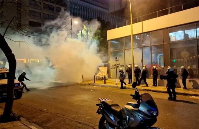 Беспорядки у Hellenic Train: слезоточивый газ против демонстрантов