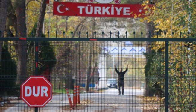 Джихадист оказался в нейтральной зоне на границе Греции и Турции