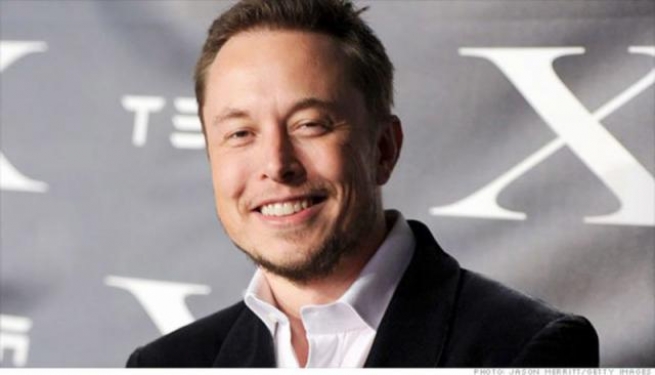 Илон Маск открыл Tesla Hub в Греции