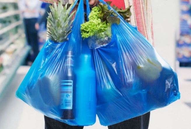 Пластиковые пакеты обойдутся потребителю в 16 евро в год