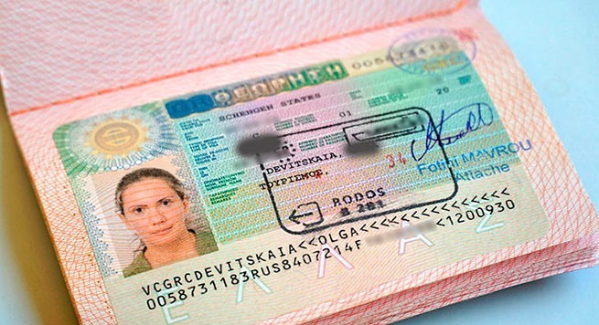 Как не переплачивать в консульствах за визу?