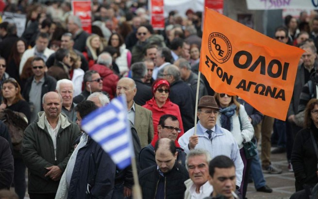 Греция: Налоги растут, доходы сокращаются