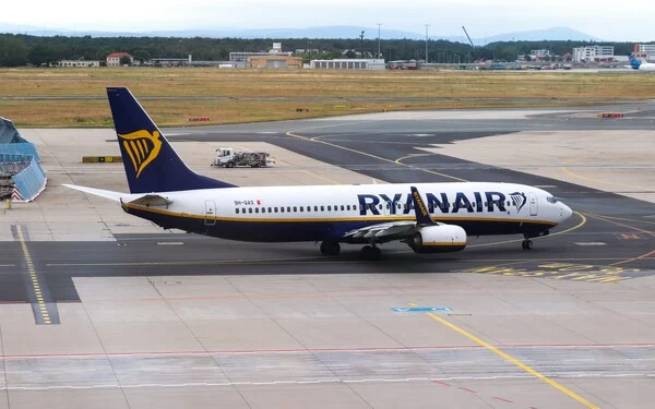 Ryanair закрывает свою базу в Афинах на зимний сезон