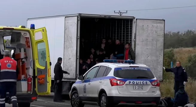 Около Ксанти обнаружили грузовик с 80 полуживыми нелегалами