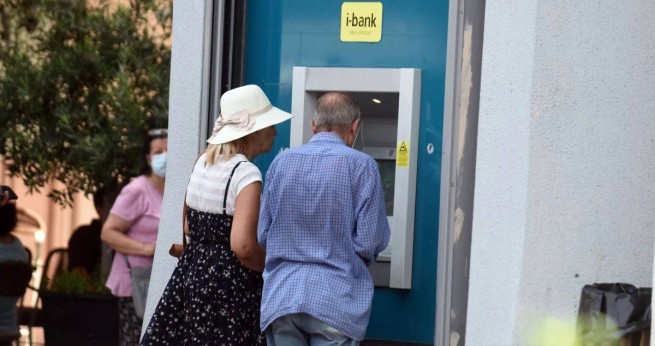 Закинтос: около 5000 евро «упорхнули» с банковской карты пожилого человека