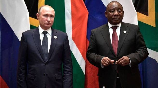 ЮАР консультируется с юристами по поводу ордера на арест Путина