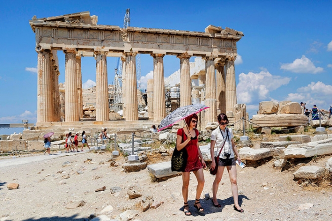 900 тысяч туристов рассчитывает принять Греция до конца 2017 года