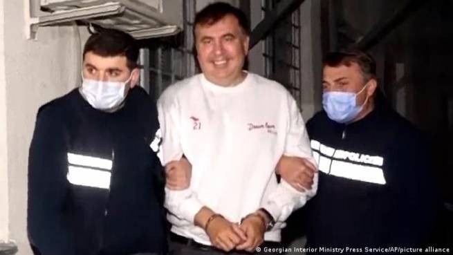 Экс-президент Грузии Саакашвили обратился из тюрьмы к соратникам и объявил голодовку
